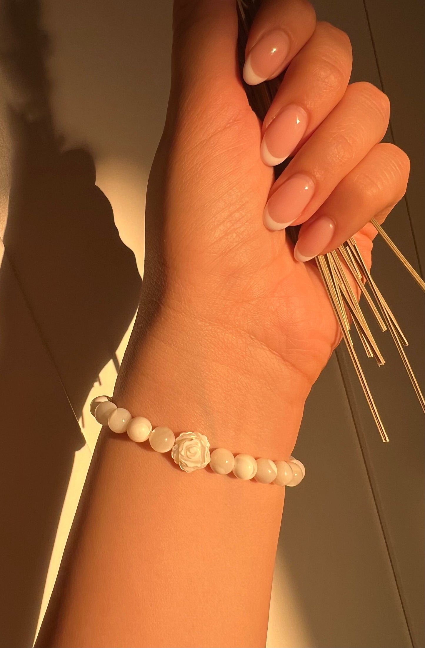 White Mother of Pearl with rose - Bracelet